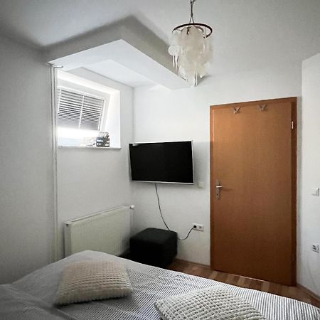 Lovely Basement Rental 布莱德 外观 照片